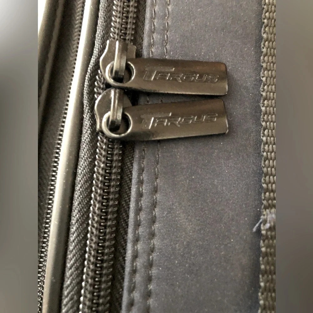 TARGUS CAMARA BAG - 35mm, Digital, Lenses etc.